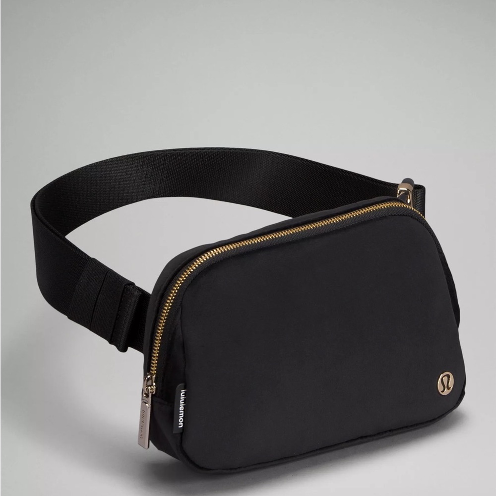 NWT Lululemon Velour Everywhere Belt bag one size black with gold zipper